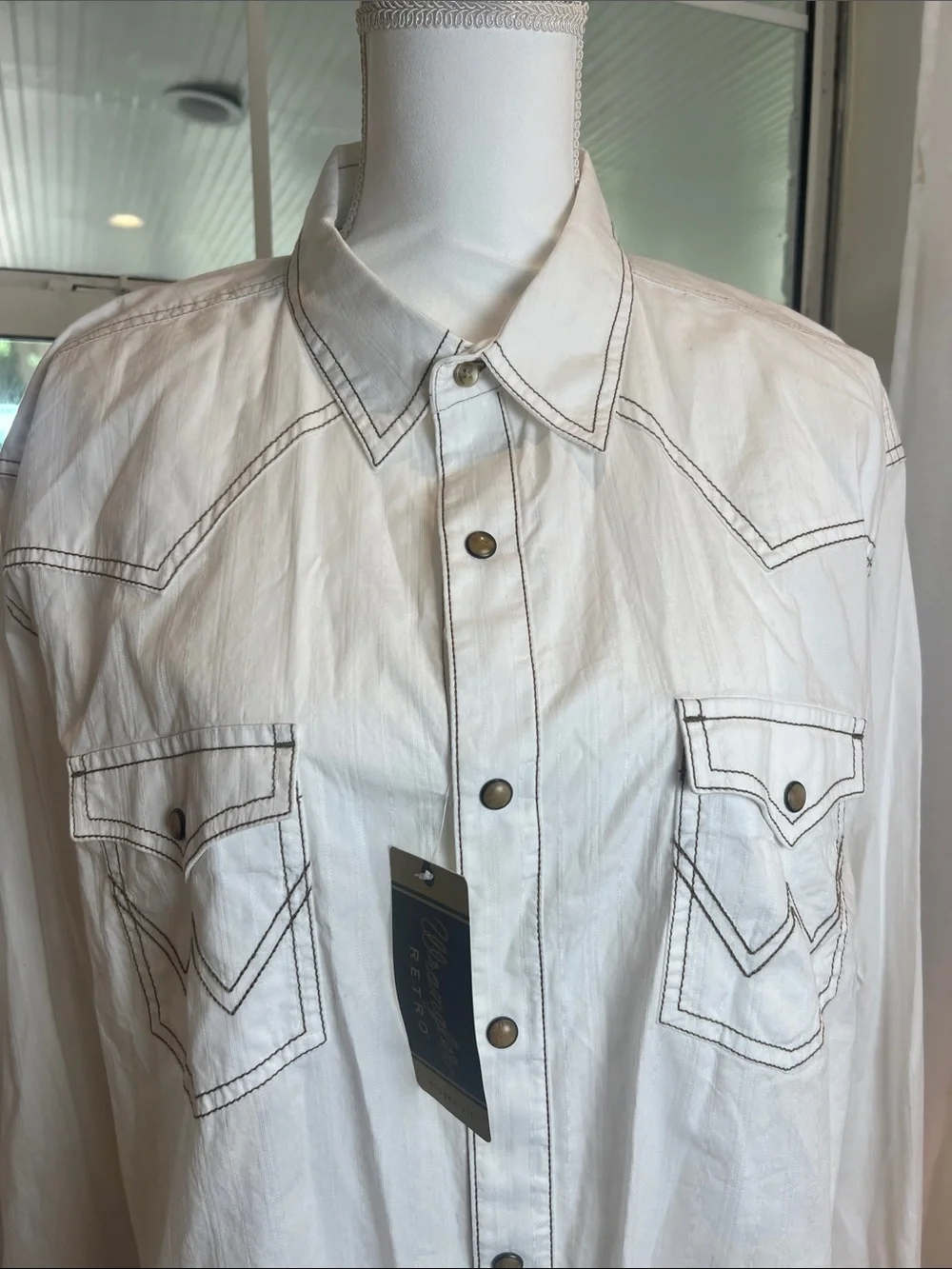 Wrangler White Button-Up Shirt with Contrast Stitching size XL.